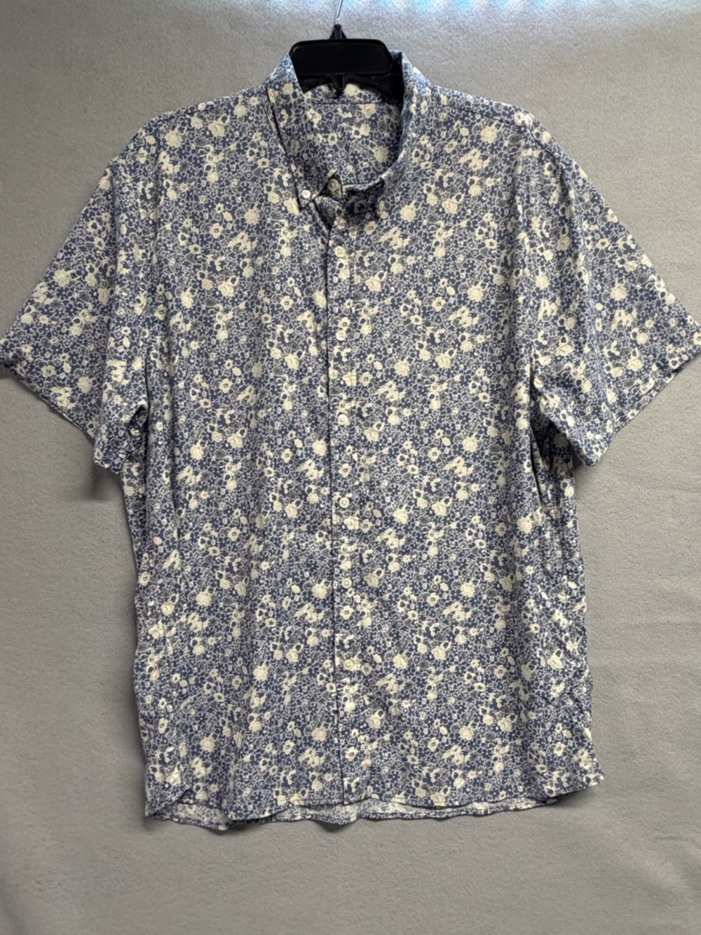Abercrombie & Fitch Blue and White Floral Short-Sleeve Mens Button-Down Shirt XL